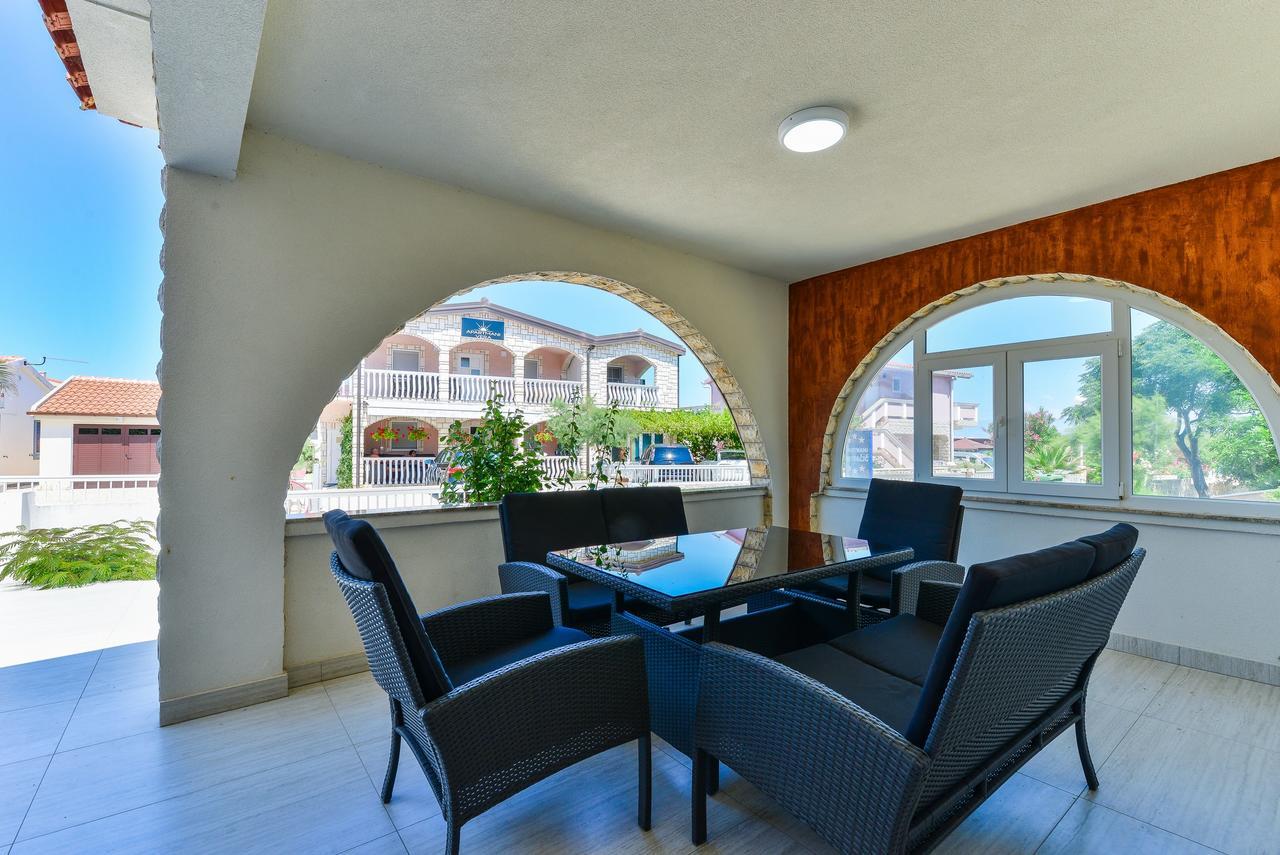 Apartments Lucica Vir Kültér fotó