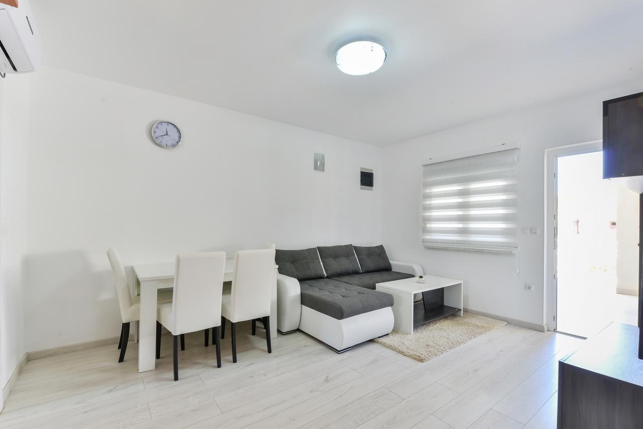 Apartments Lucica Vir Kültér fotó