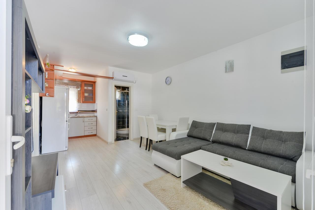 Apartments Lucica Vir Kültér fotó