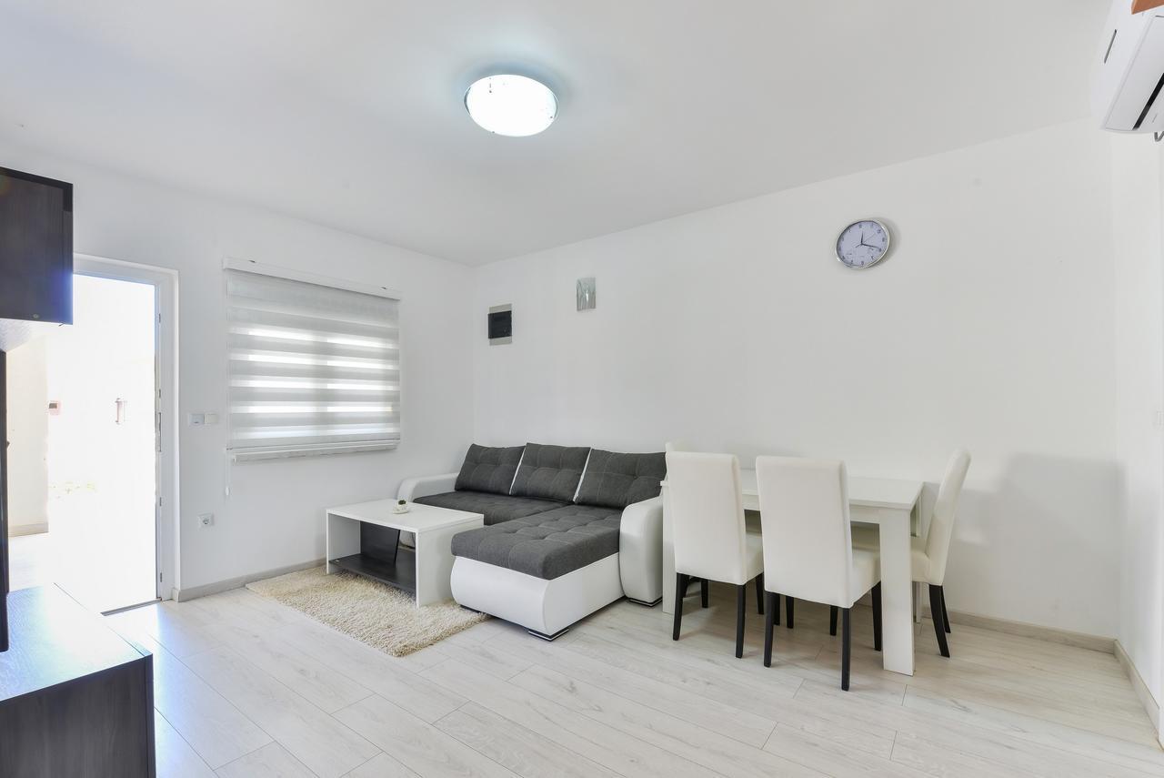 Apartments Lucica Vir Kültér fotó