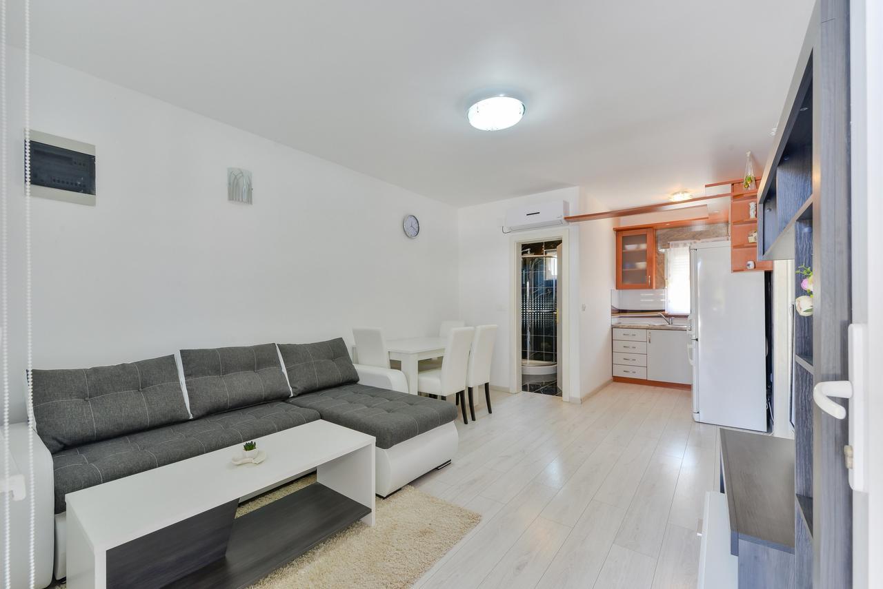 Apartments Lucica Vir Kültér fotó