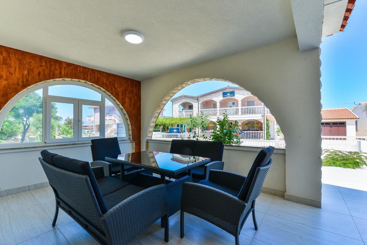 Apartments Lucica Vir Kültér fotó
